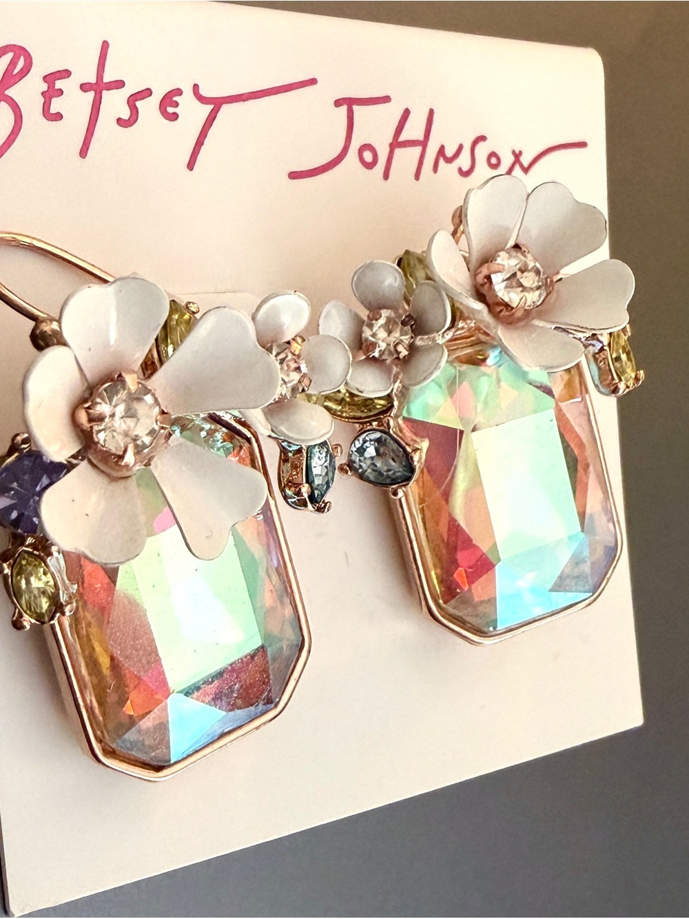 Betsey Johnson Earrings✨VINTAGE IRIDESCENT CRYSTAL FLOWER CLUSTER Earrings✨